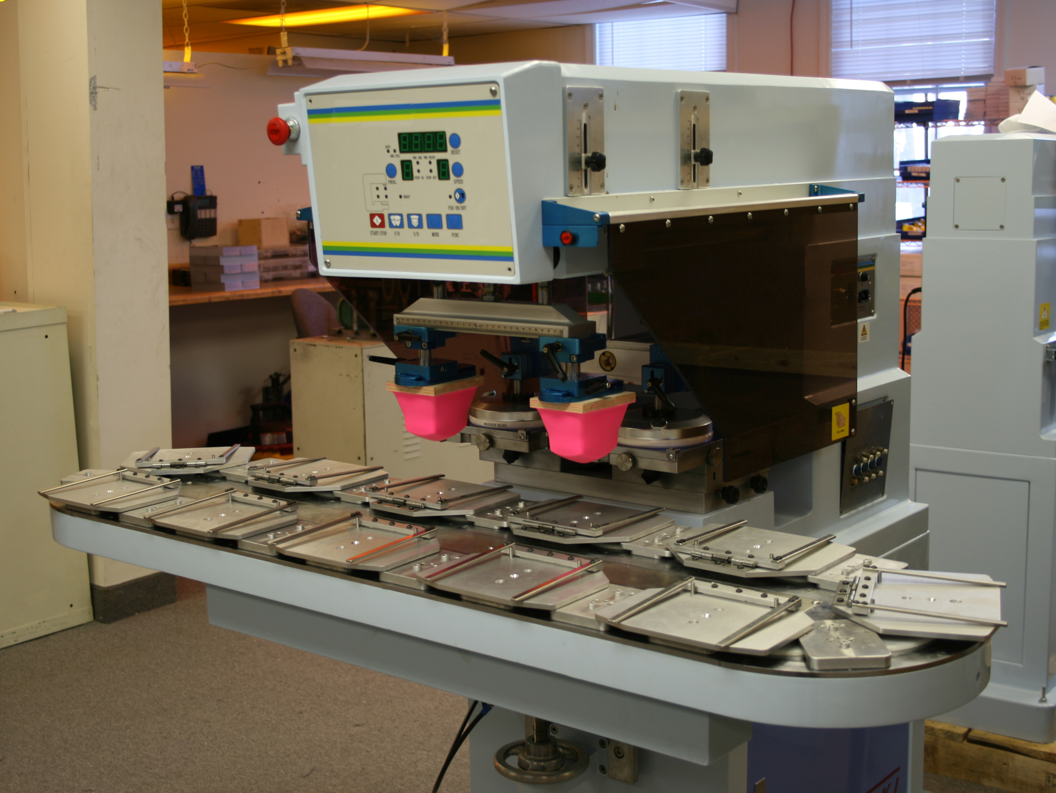 photo of a pad printing machine